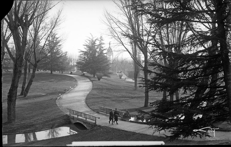 Madrid, vista parcial de los Jardines del Parque del Oeste, ca. 1930