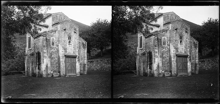 Exterior de la Iglesia de San Miguel de Lillo (Oviedo)