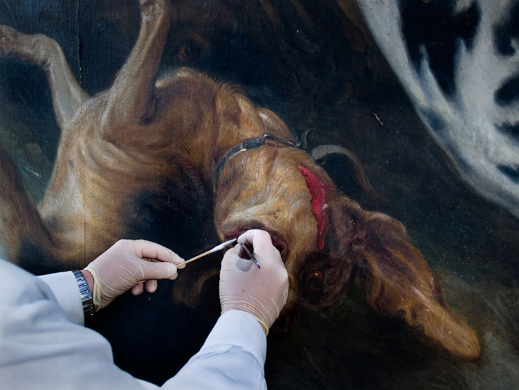 Detalle de restauración de un lienzo de Snyder