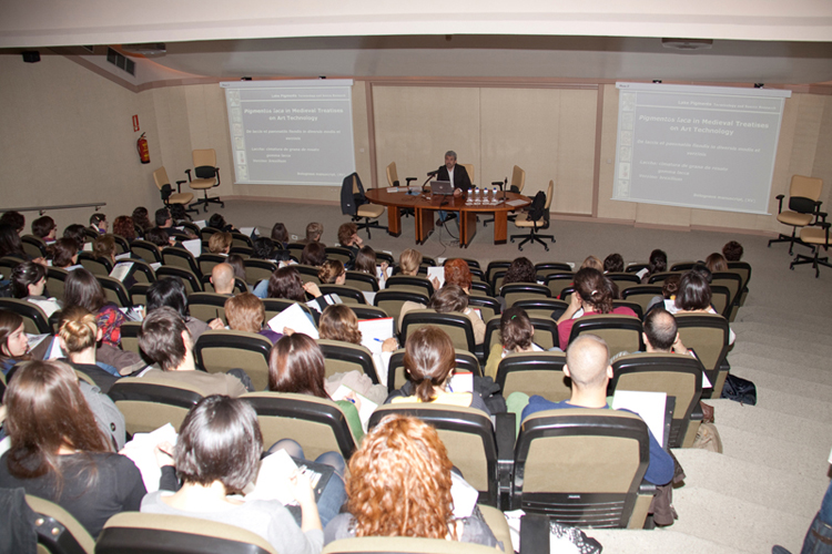 Curso en el salón de actos del IPCE